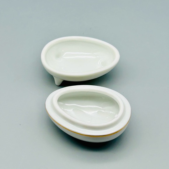 1970’s Holly Hobbie Porcelain Egg Shaped Trinket Box - Picture 5 of 9